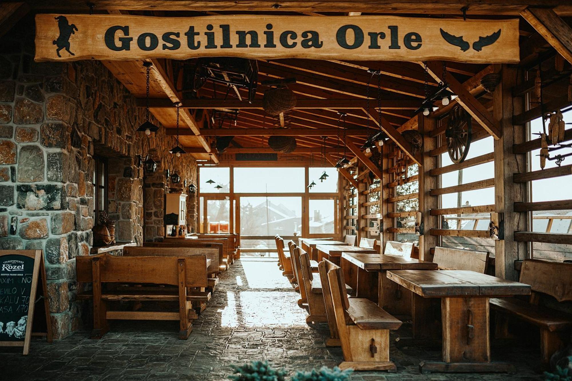 Gostilnica Orle - Sleeping In The Tower 호텔 Škofljica 외부 사진